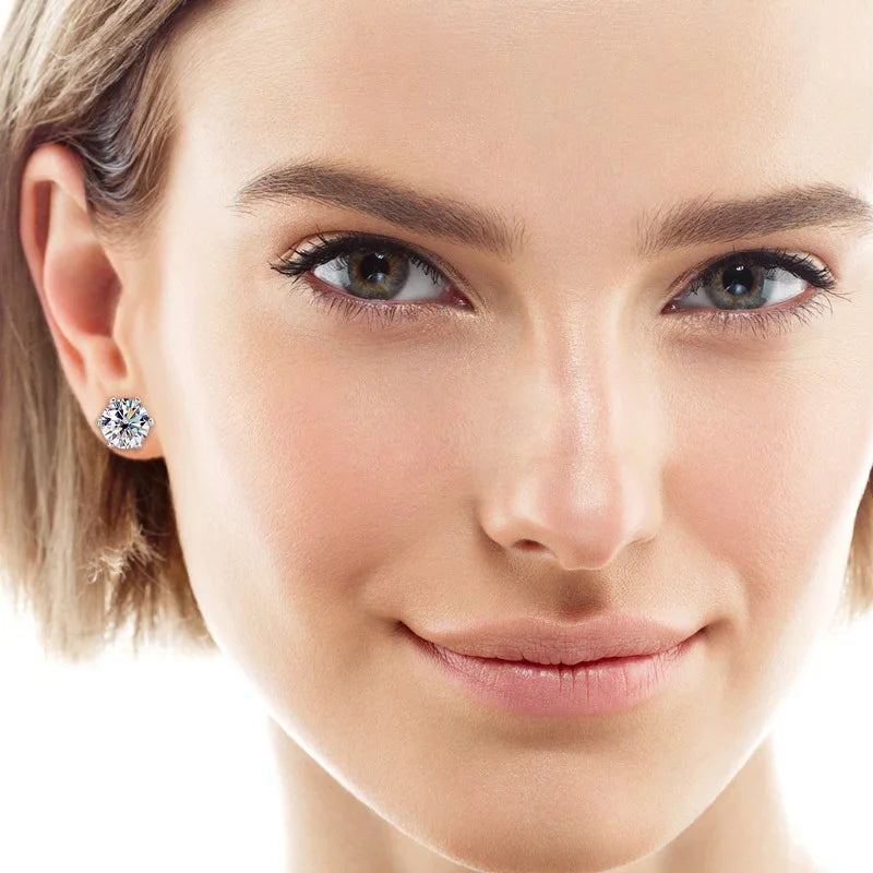 Timeless Moissanite Elegance Stud Earrings™