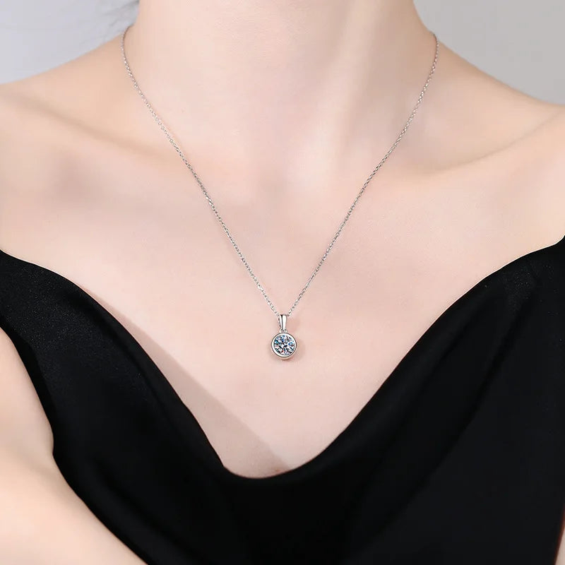 Elegant Moissanite Pendant Necklace™
